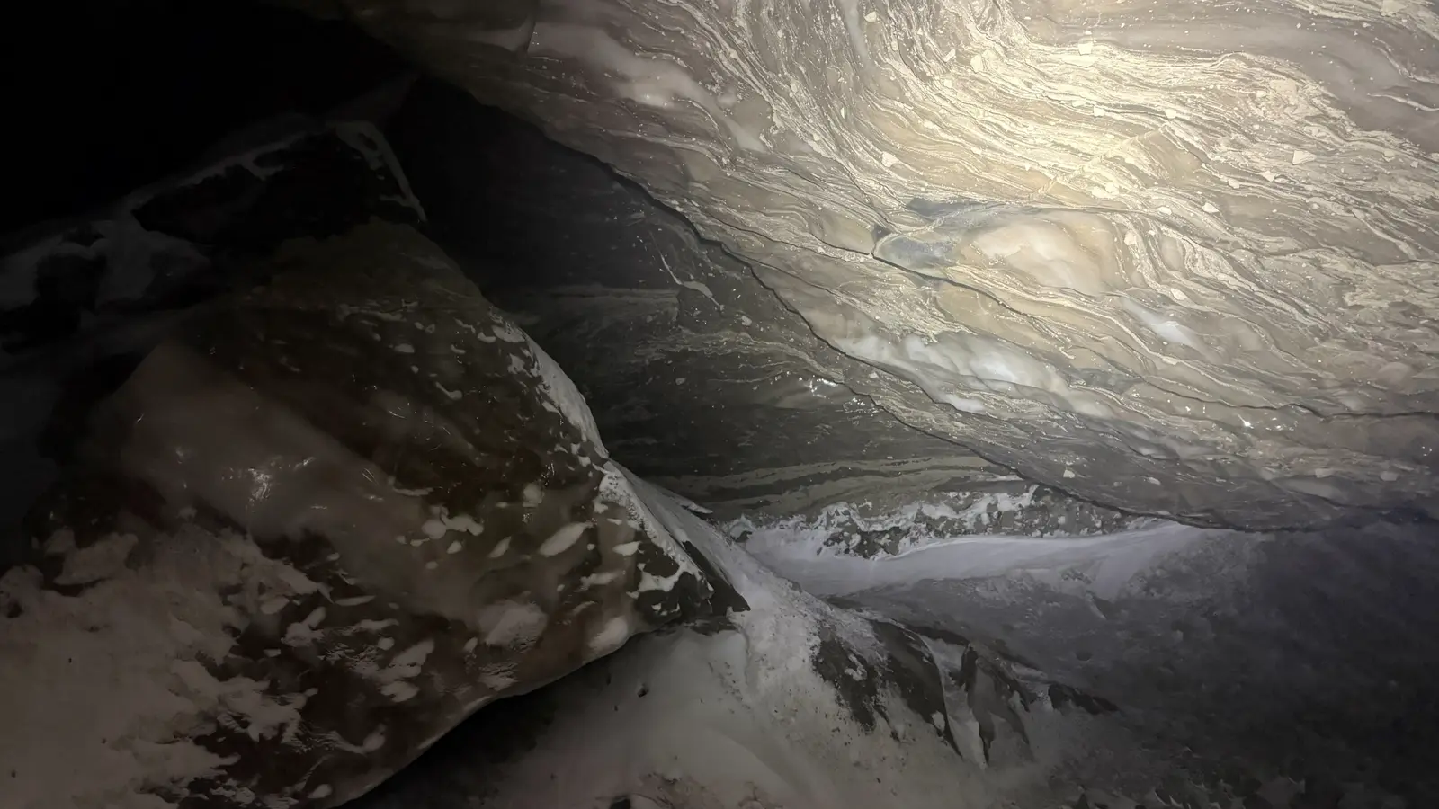 Ice cave adventure – 4