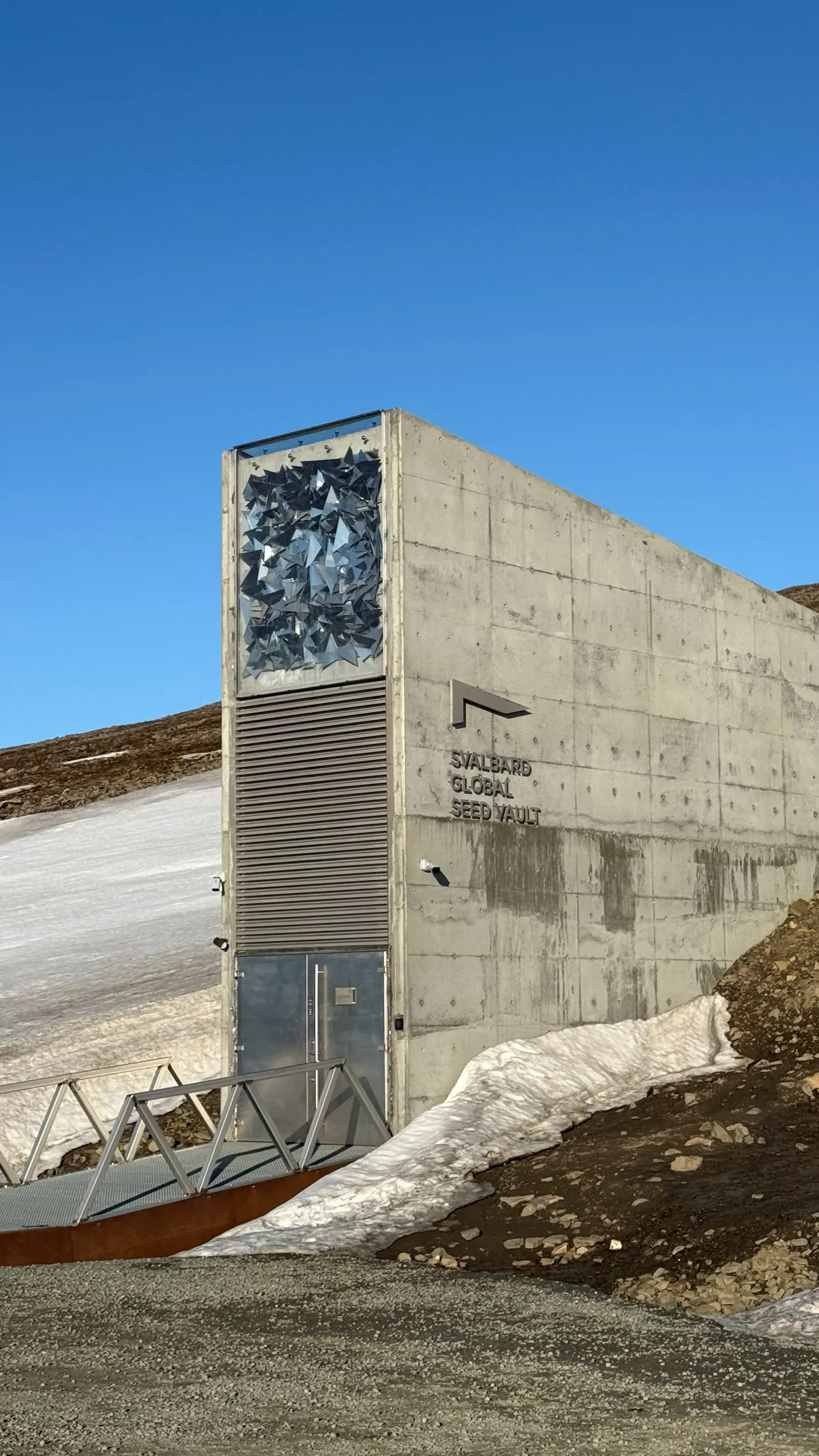 Midnight sun hike and site visit of Seed Vault – 1