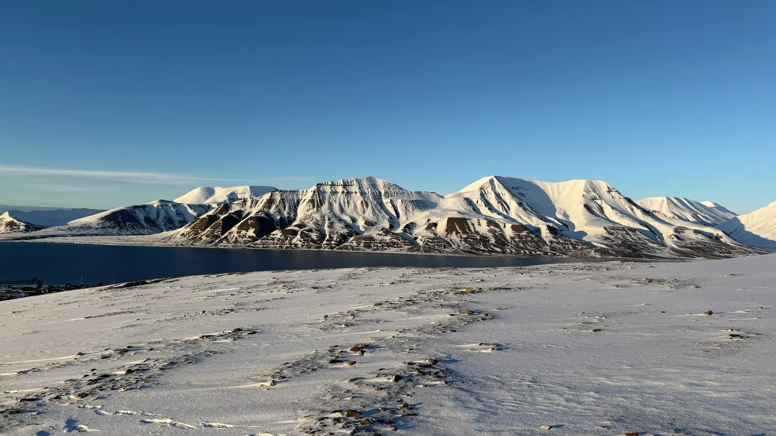 Snowmobile adventure to Tempelfjorden – 4