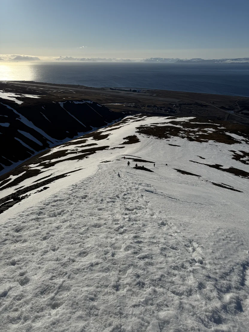 Midnight sun hike and site visit of Seed Vault